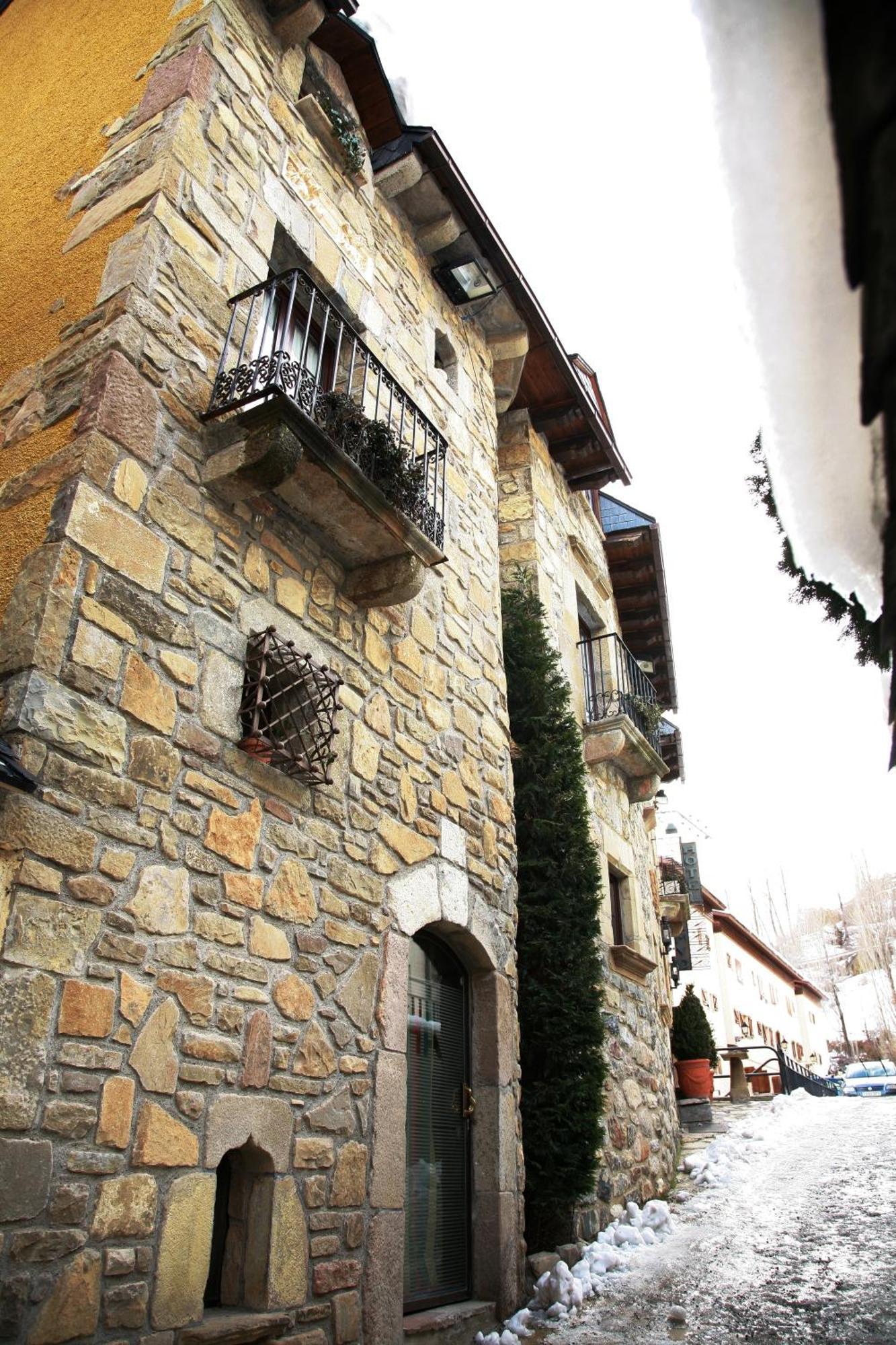 Hotel Almud Sallent de Gállego Buitenkant foto